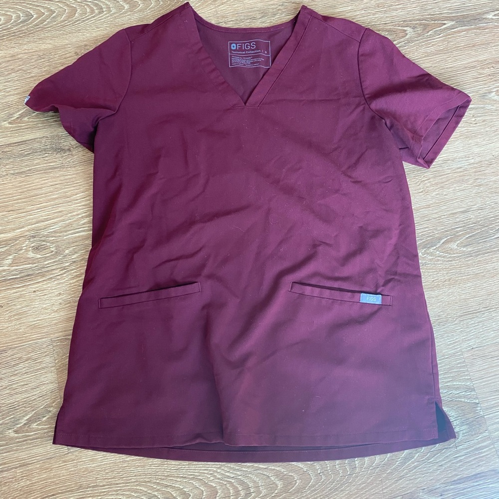 Burgundy figs scrub top